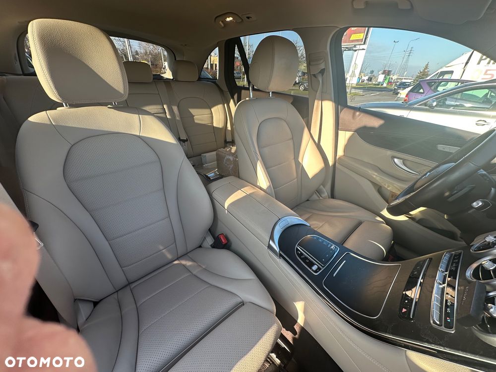 Mercedes-Benz GLC - 22