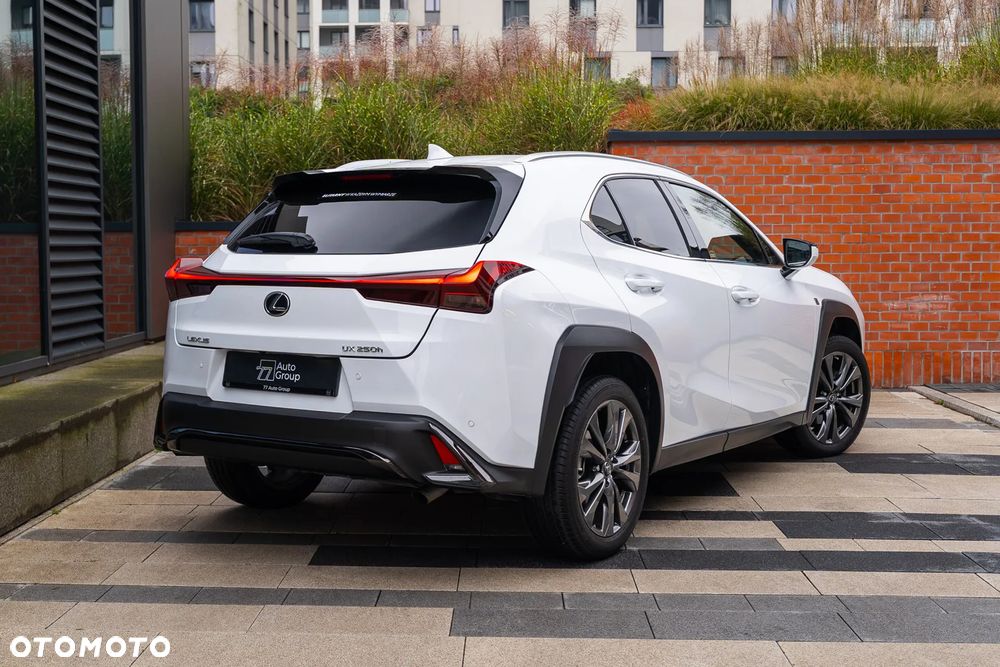 Lexus UX 250h GPF F Sport AWD - 2