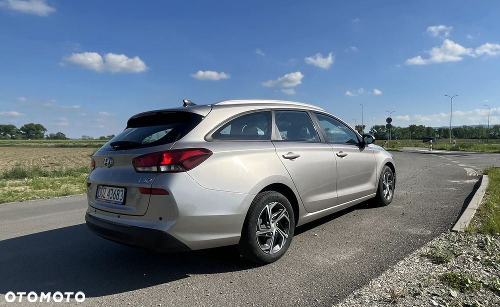 Hyundai i30 1.4 Classic + - 6
