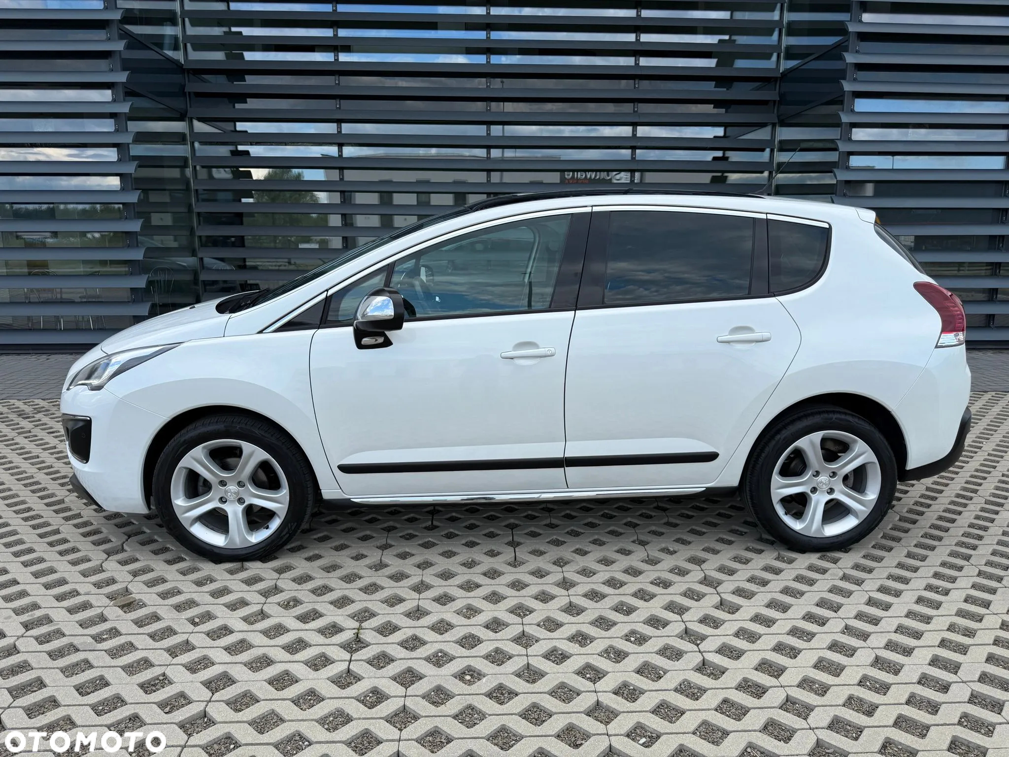 Peugeot 3008 HDi FAP 115 Roland Garros - 3