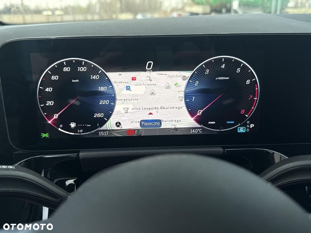 Mercedes-Benz GLA - 16