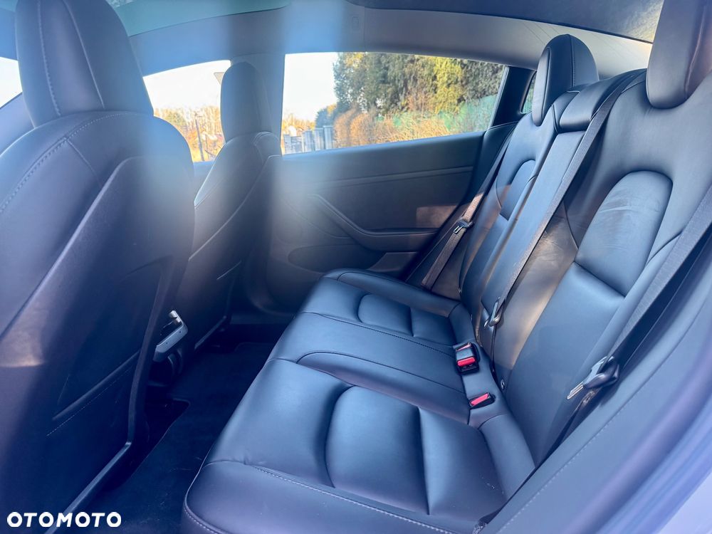 Tesla Model 3 - 29