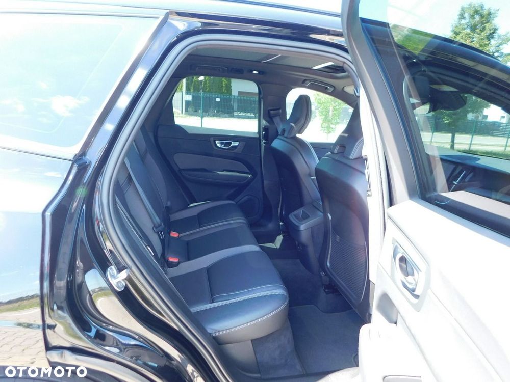 Volvo XC 60 B4 D R-Design - 11