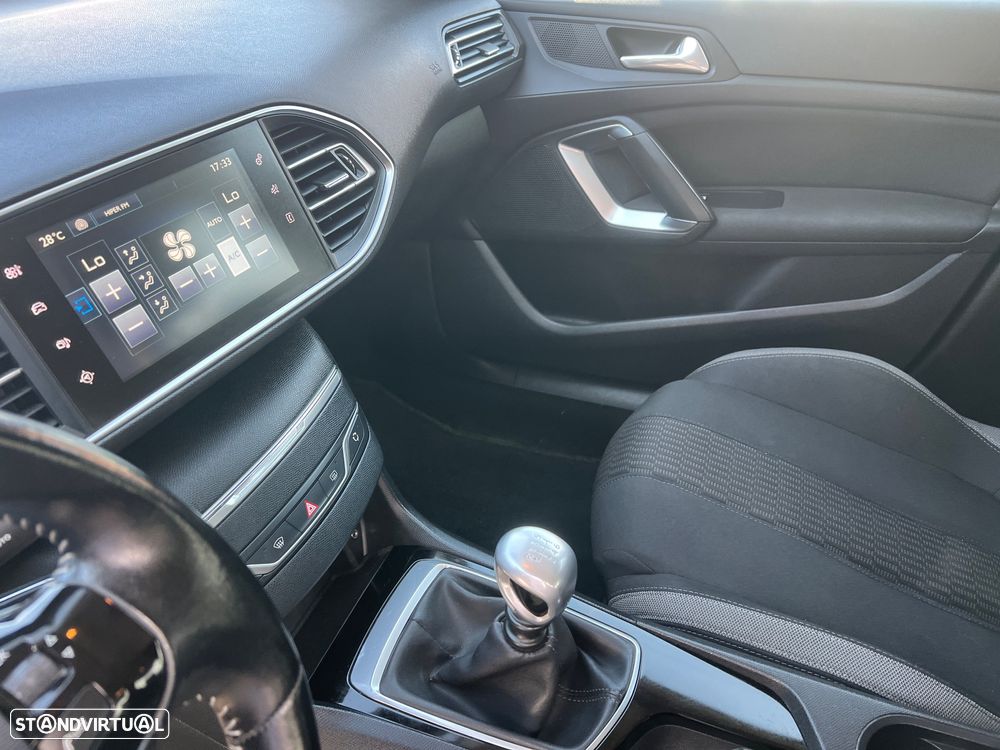 Peugeot 308 1.6 BlueHDi Allure J17 - 27