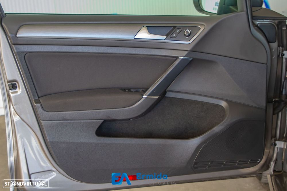 VW Golf 1.6 TDi Confortline DSG - 26