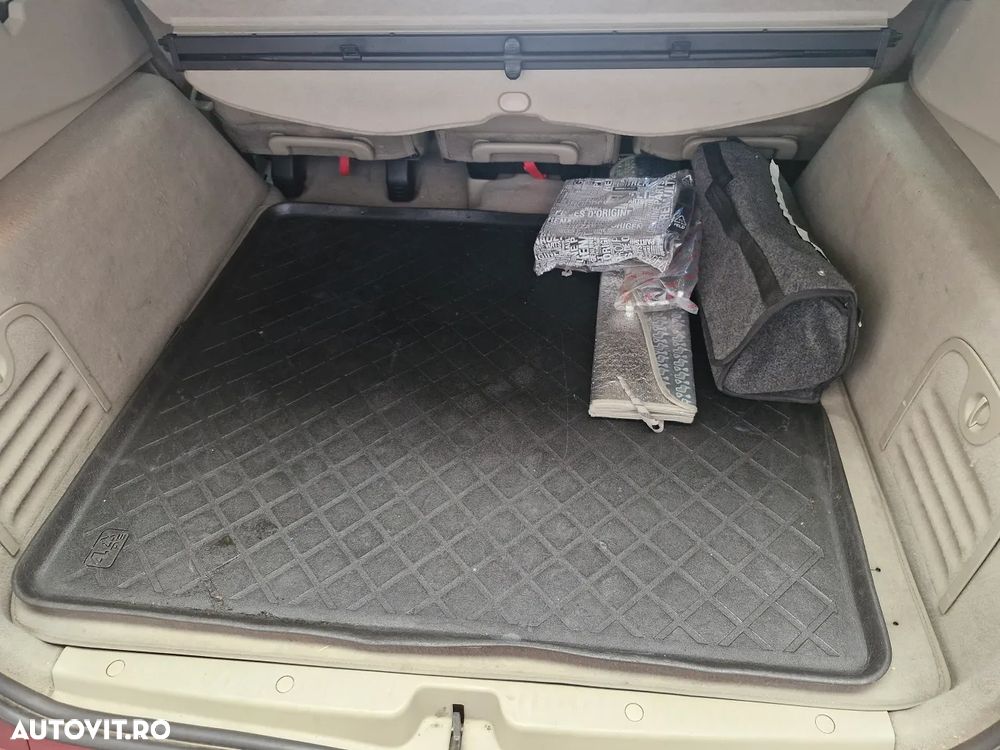 Renault Grand Scenic - 14