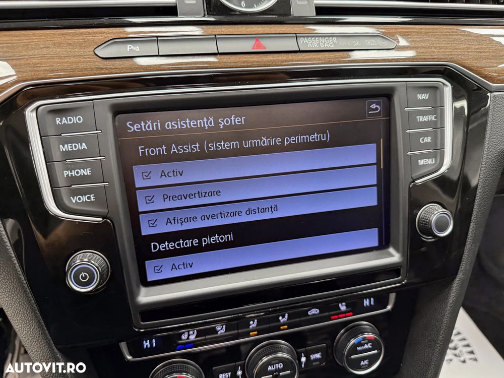 Volkswagen Passat Variant 2.0 TDI DSG 4Motion Highline - 37