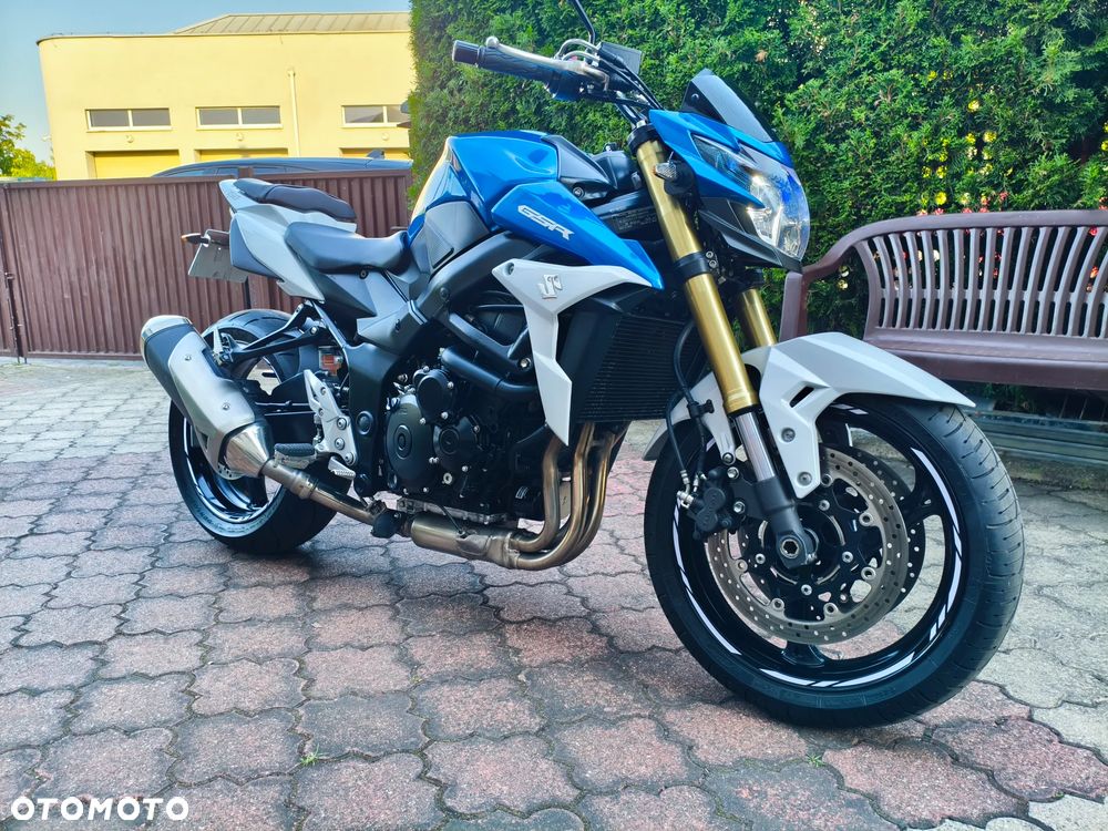 Suzuki GSR - 1