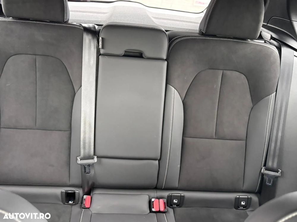 Volvo XC 40 Recharge Twin Motor AWD Plus - 12