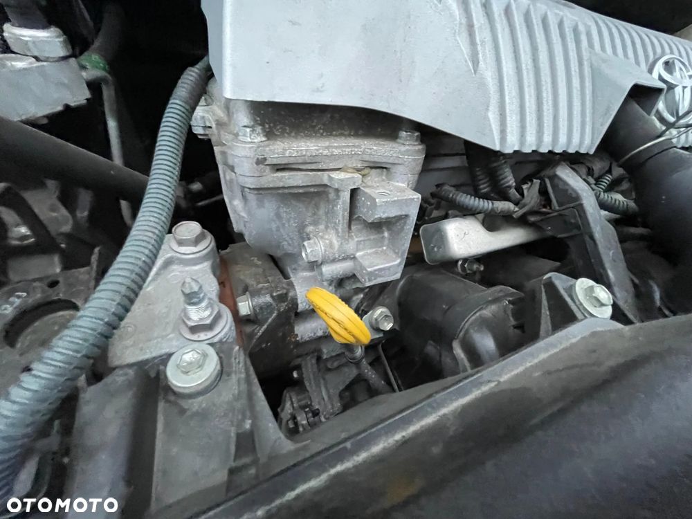 Toyota Prius (Hybrid) Comfort - 29