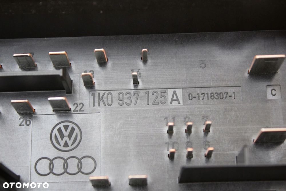 Moduł BSI skrzynka bezpieczników VW GLF 5 V 1K0037125 - 4