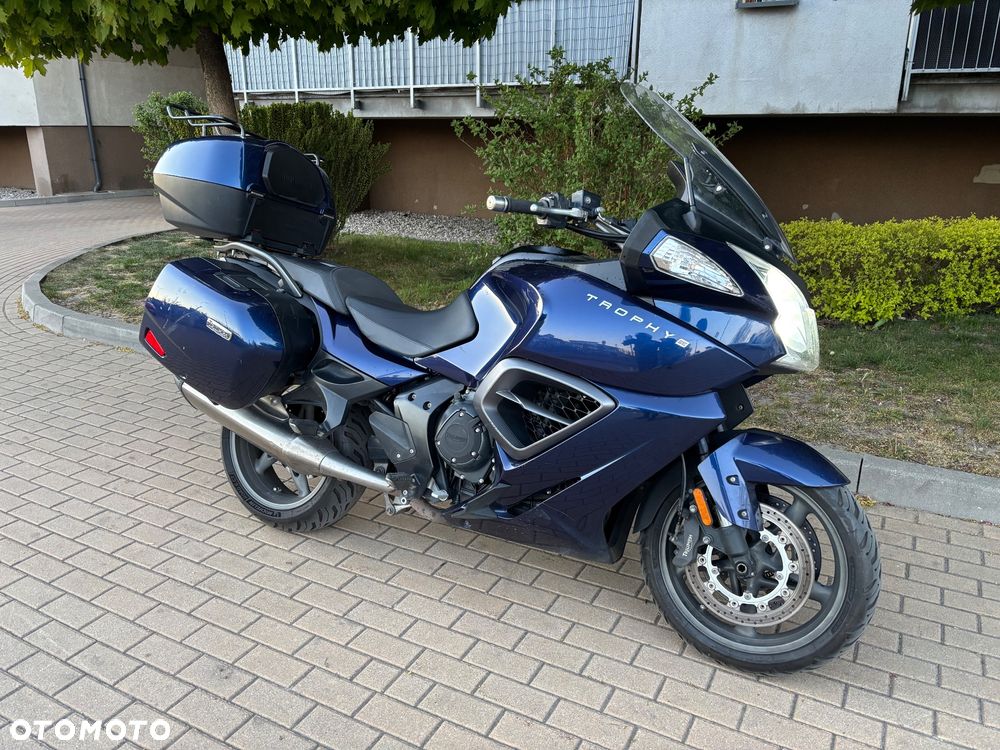 Triumph Trophy - 10