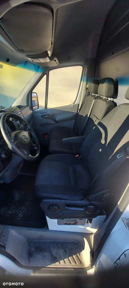 Mercedes-Benz Sprinter - 12