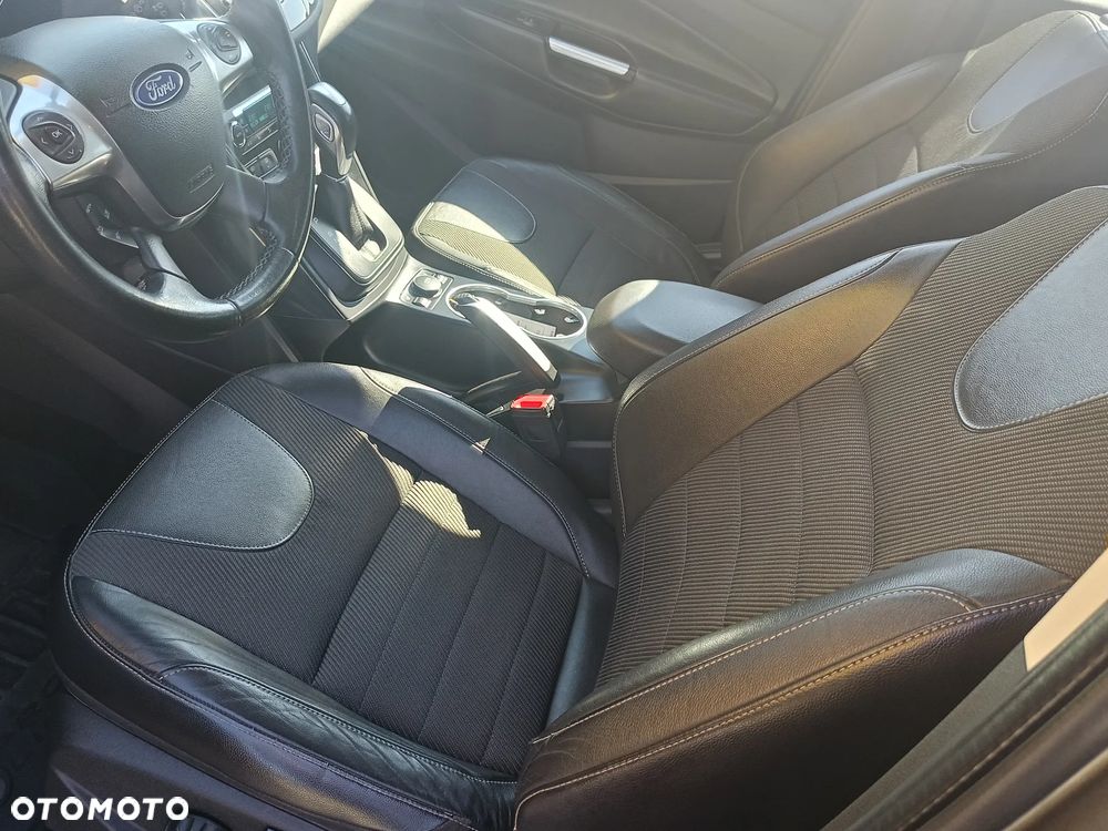 Ford Kuga 2.0 TDCi 4x4 Titanium - 32