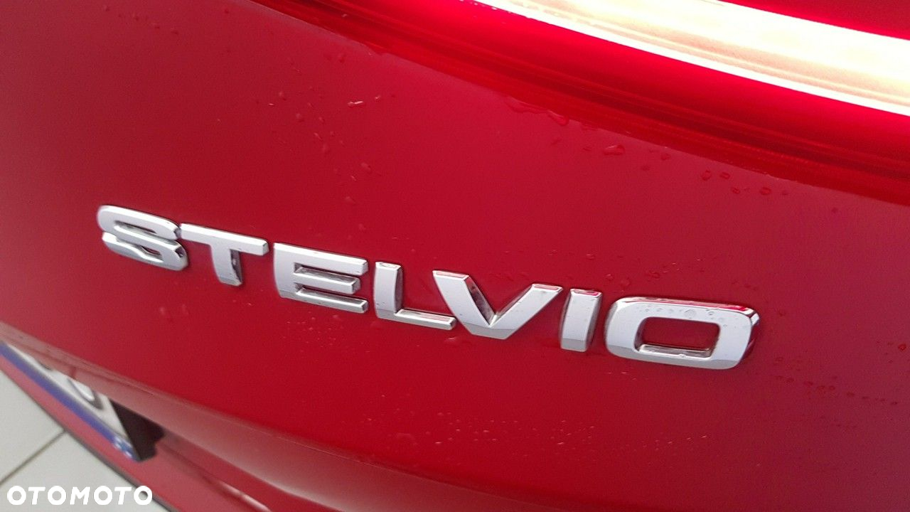 Alfa Romeo Stelvio - 17