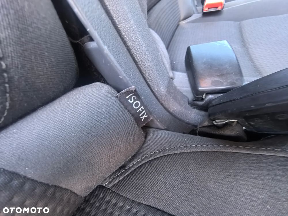 Volkswagen Touran 1.4 TSI STYLE - 33