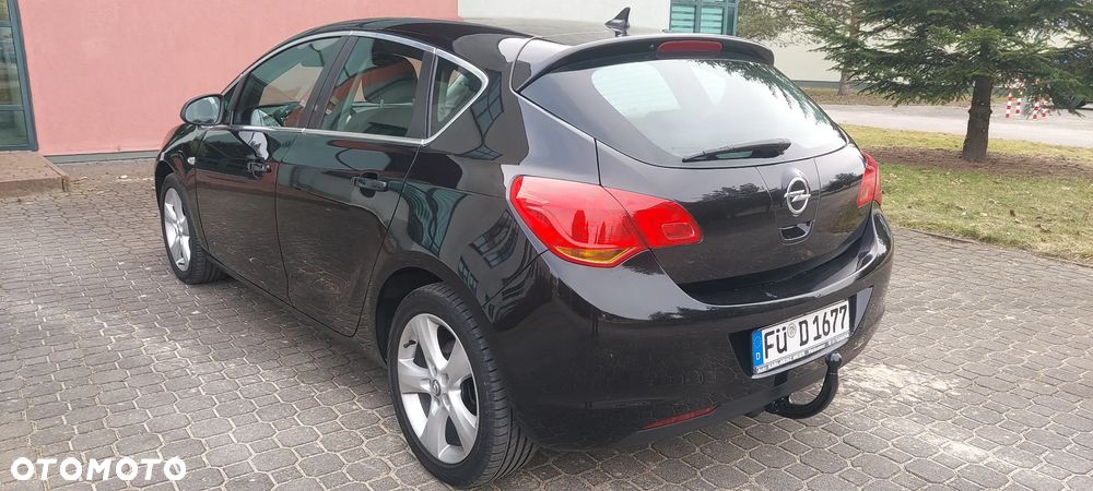 Opel Astra 1.6 Edition 111 Jahre - 8
