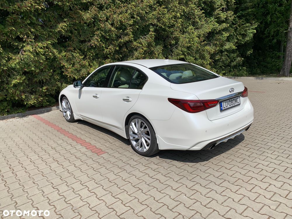 Infiniti Q50 Hybrid Sport Tech - 12