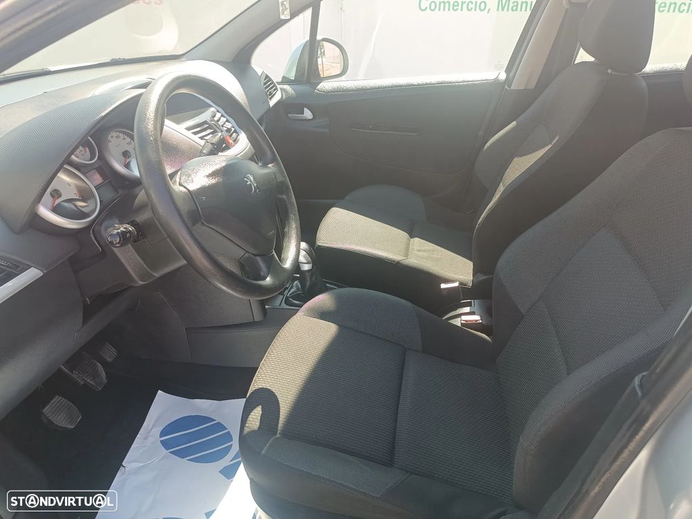 Peugeot 207 1.4 16V Trendy - 17