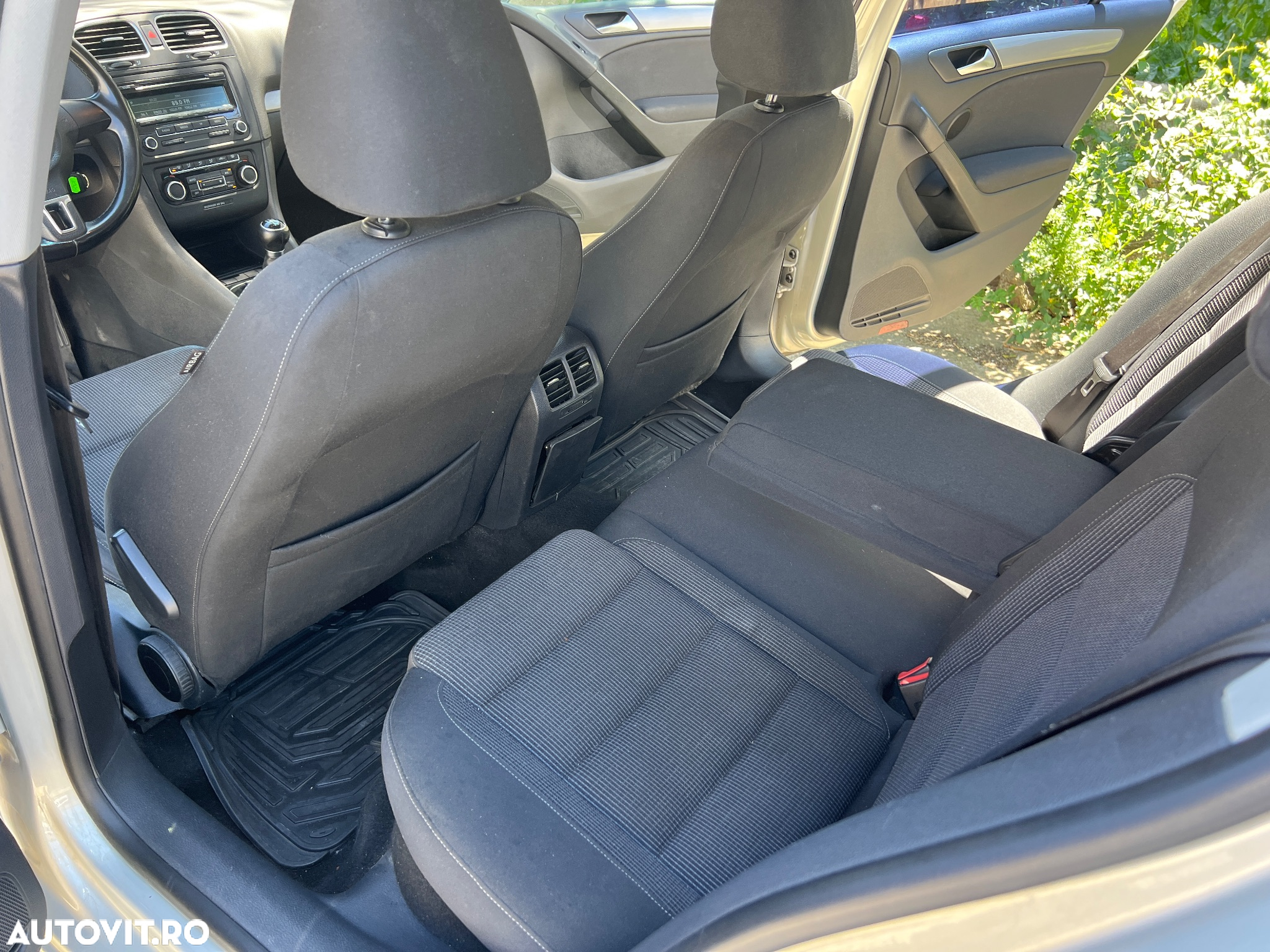 Volkswagen Golf 1.6 TDI BMT Comfortline - 19