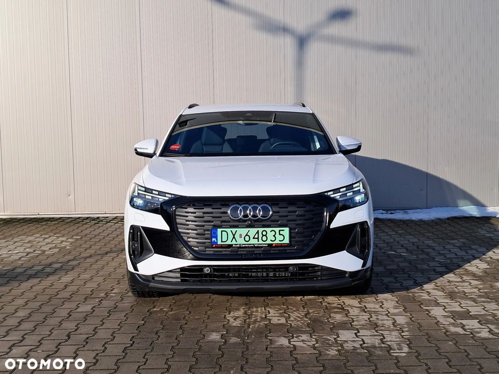 Audi Q4 e-tron - 4
