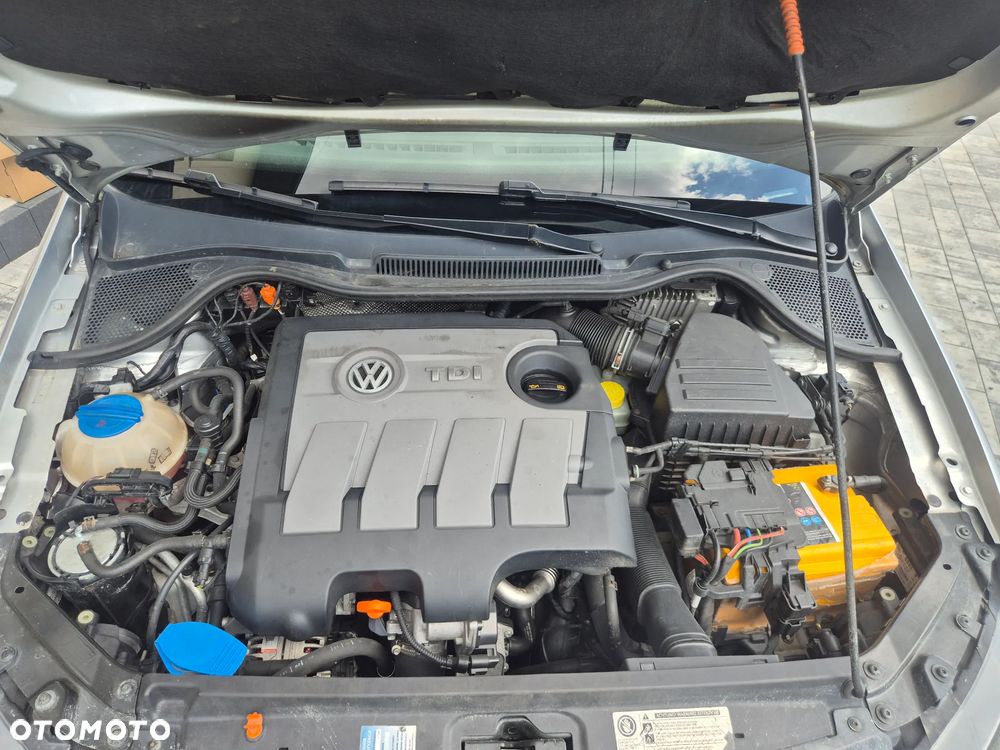 Volkswagen Polo 1.6 TDI Highline - 24