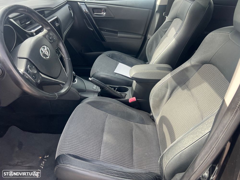 Toyota Auris Touring Sports 1.8 HSD Sport+Skyview +Navi - 38