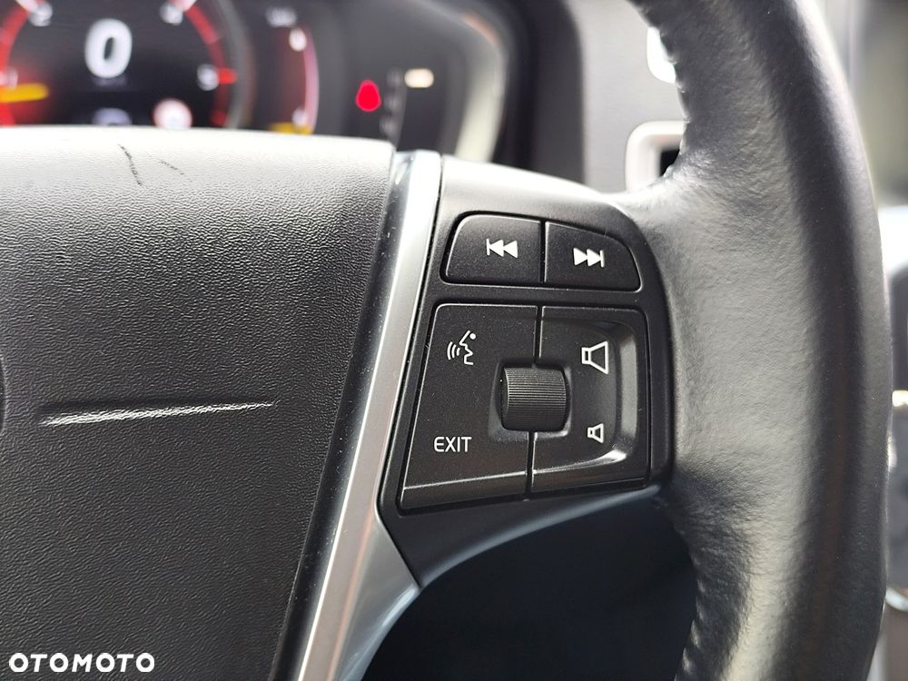 Volvo V60 D6 AWD Plug-in Hybrid Summum - 22