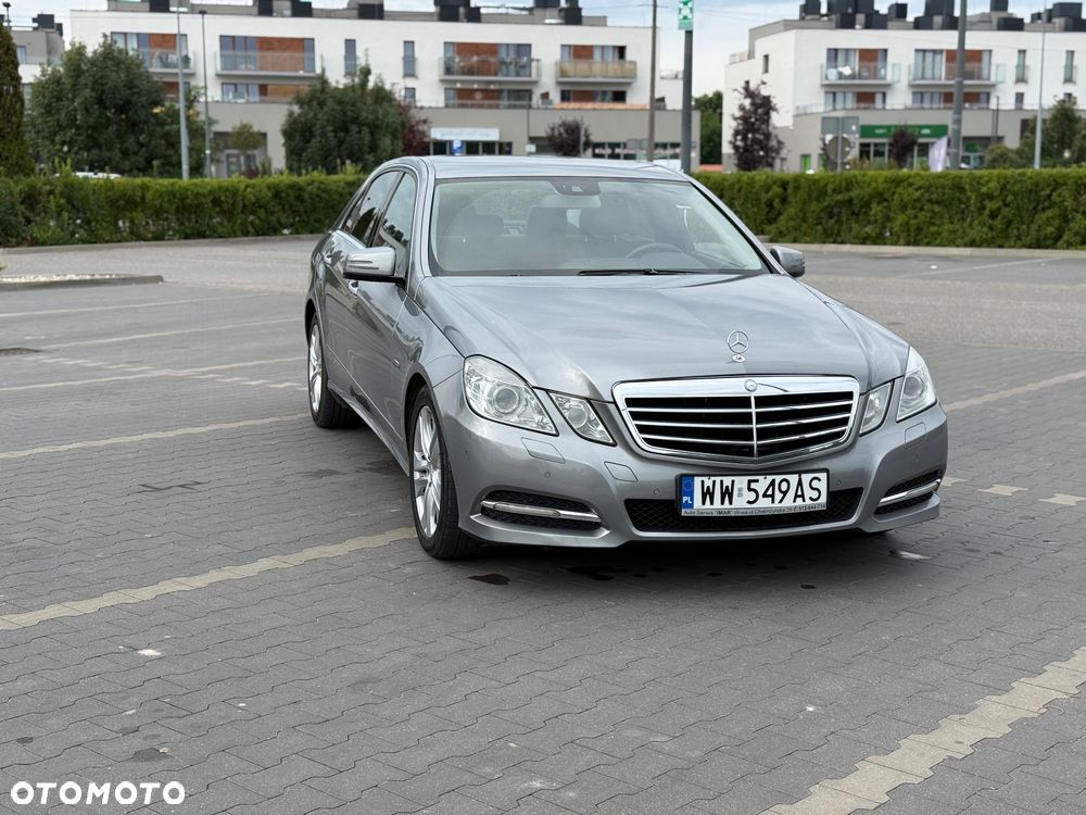 Mercedes-Benz E-Class 2011 photo 4