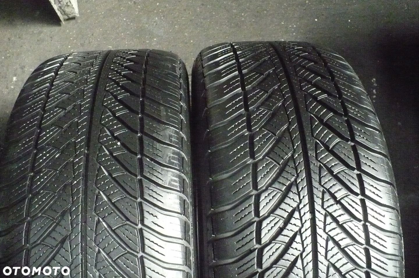 2x GOODYEAR Ultra Grip 8 Performance 245/45R18 7,1mm 2023 - 1