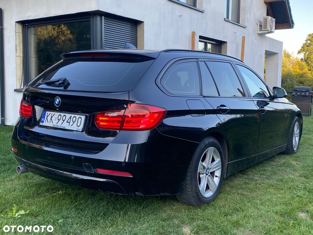 BMW Seria 3 318d DPF Touring Edition Sport - 4