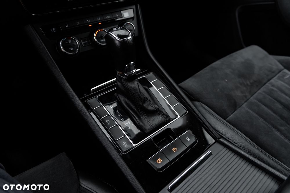 Skoda Superb 2.0 TDI Style DSG - 27