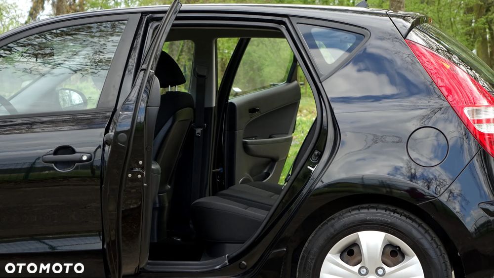 Hyundai i30 i30cw 1.4 UEFA EURO 2012 Edition - 11