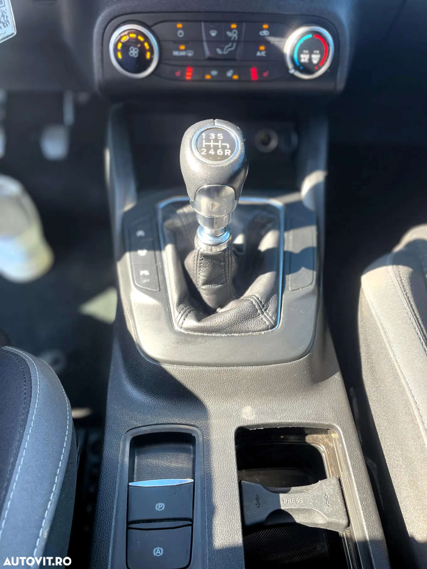 Ford Focus 1.0 EcoBoost Connected - 11