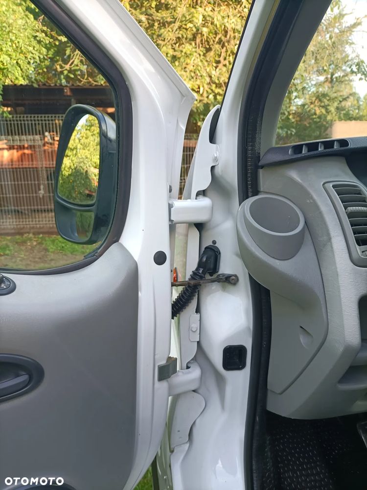 Opel Vivaro - 18