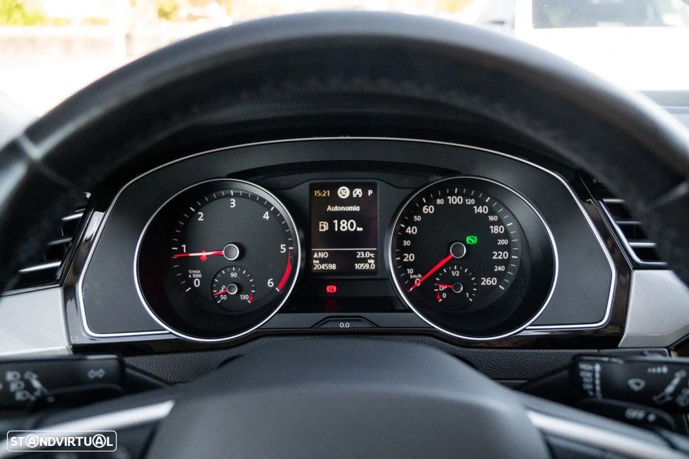 VW Passat Variant 2.0 TDI Elegance DSG - 19