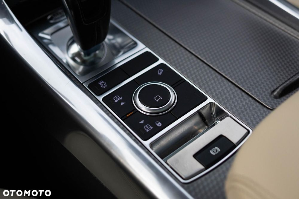 Land Rover Range Rover - 32