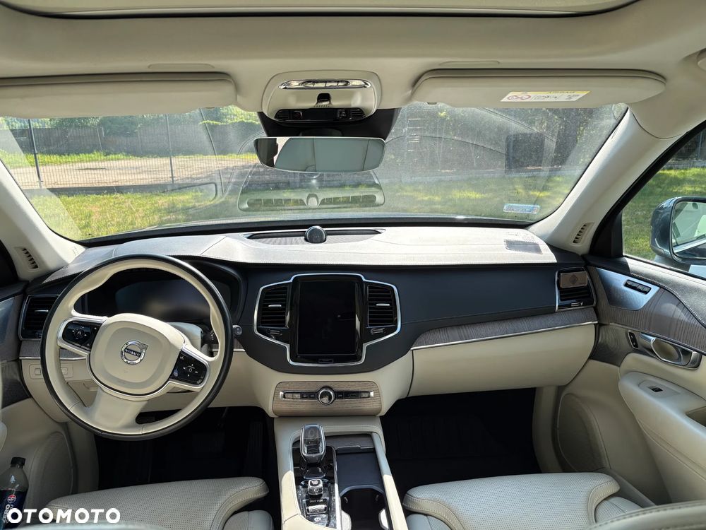Volvo XC 90 - 9