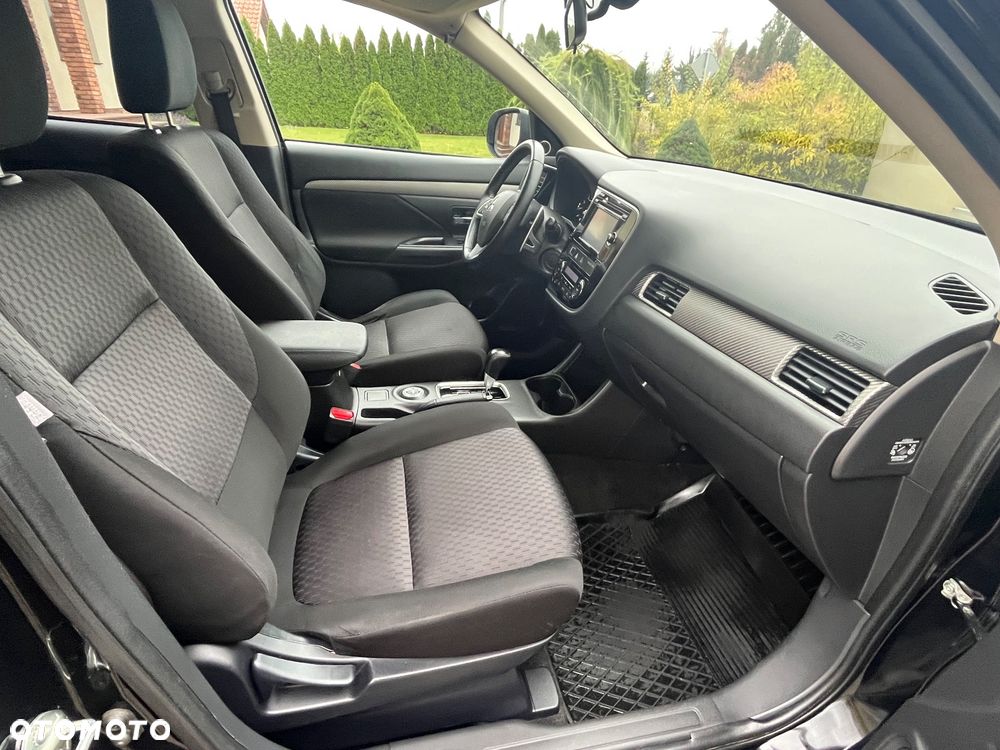 Mitsubishi Outlander 2.0 Intense + - 25