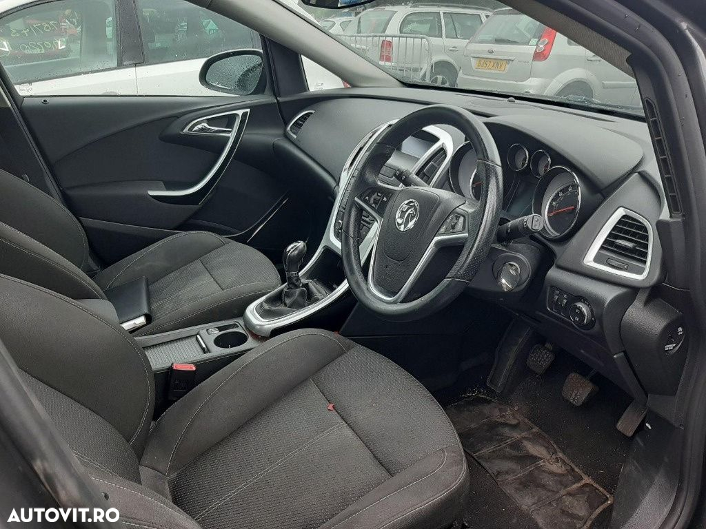 CD player Opel Astra J 2011 Hatchback 2.0 CDTI - 9
