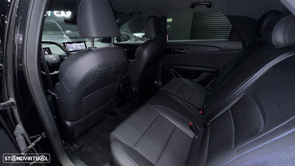 MG MG4 4 Luxury 64 kWh - 25