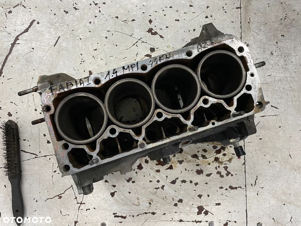 Blok silnika Skoda Fabia I 1.4 MPI AZF - 1