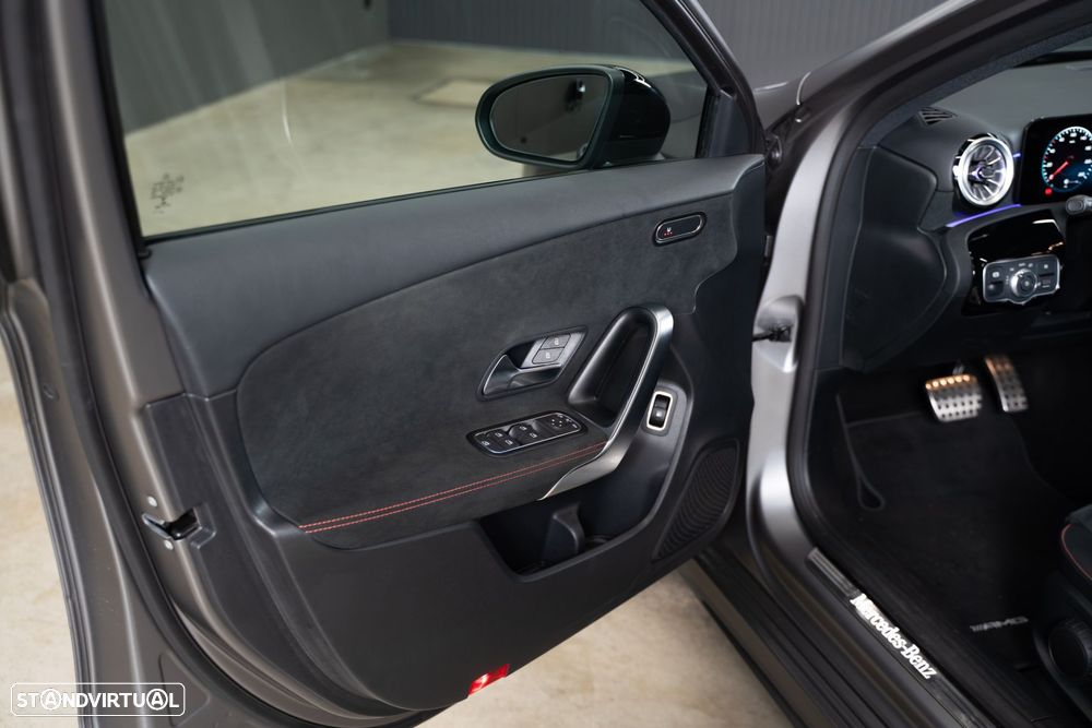 Mercedes-Benz A 250 e 8G-DCT AMG Line - 16