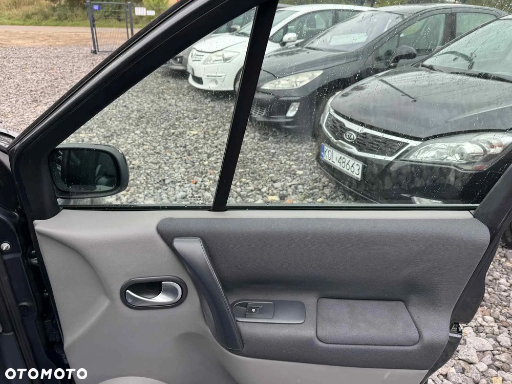 Renault Scenic 1.6 16V Emotion Plus - 17
