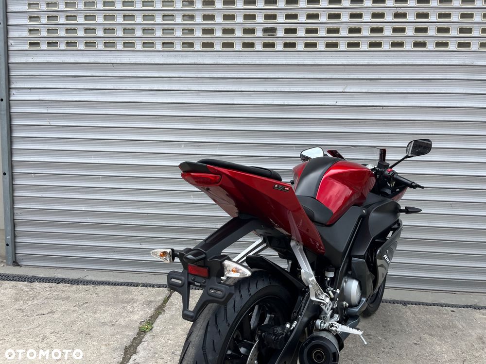 Yamaha YZF - 28