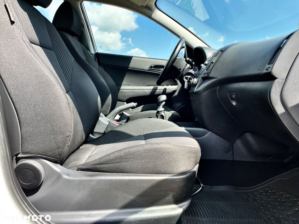 Hyundai i30 1.4 FIFA WM Edition - 9