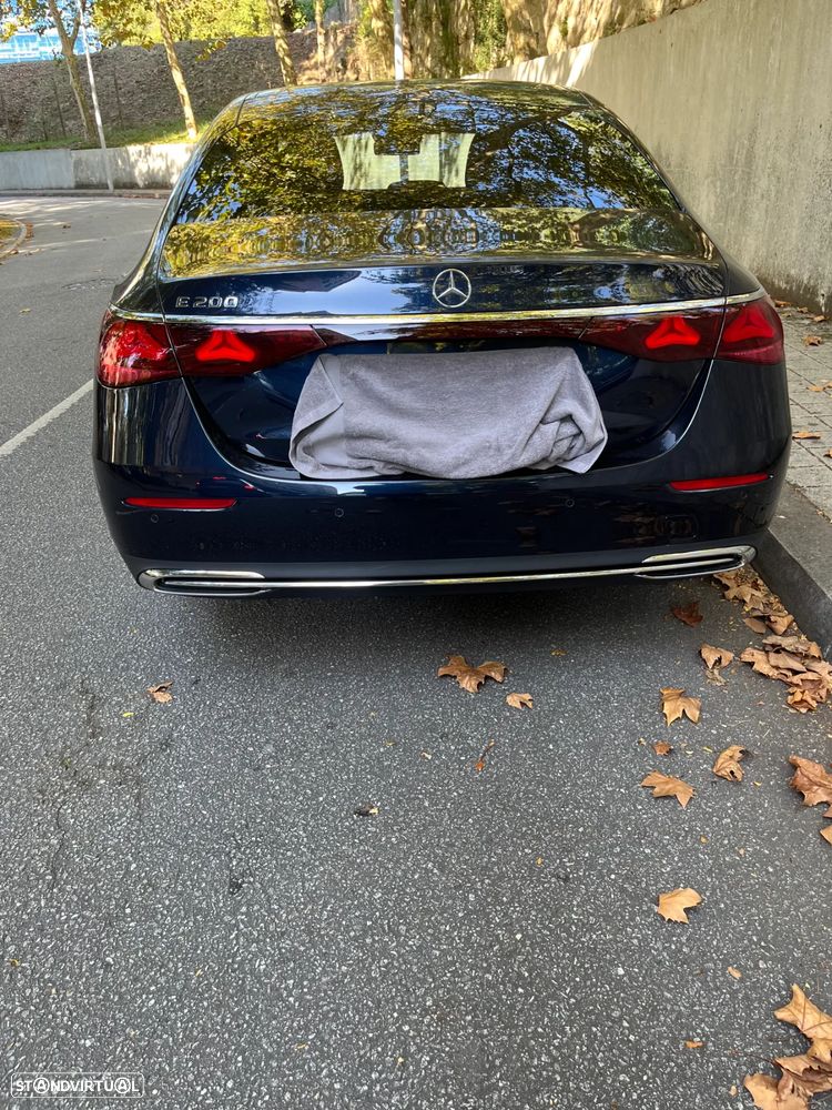 Mercedes-Benz E 200 Standard - 3