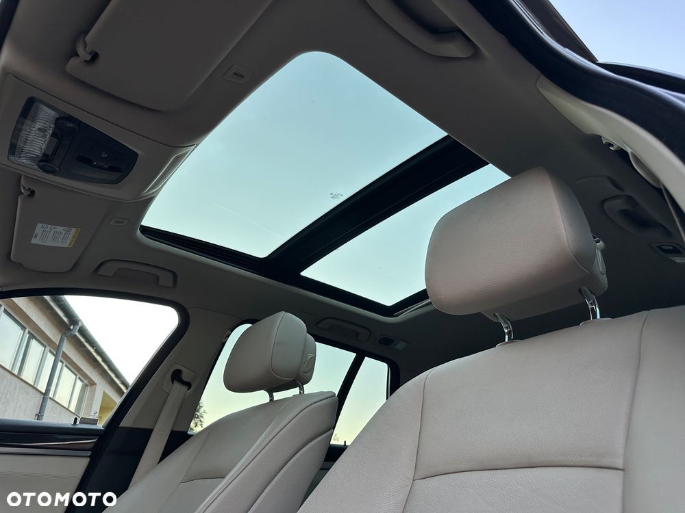 BMW Seria 5 525d Sport-Aut Modern Line - 30