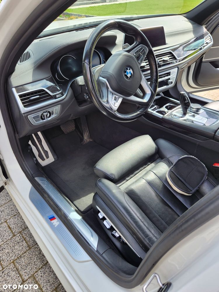 BMW Seria 7 740d xDrive - 32