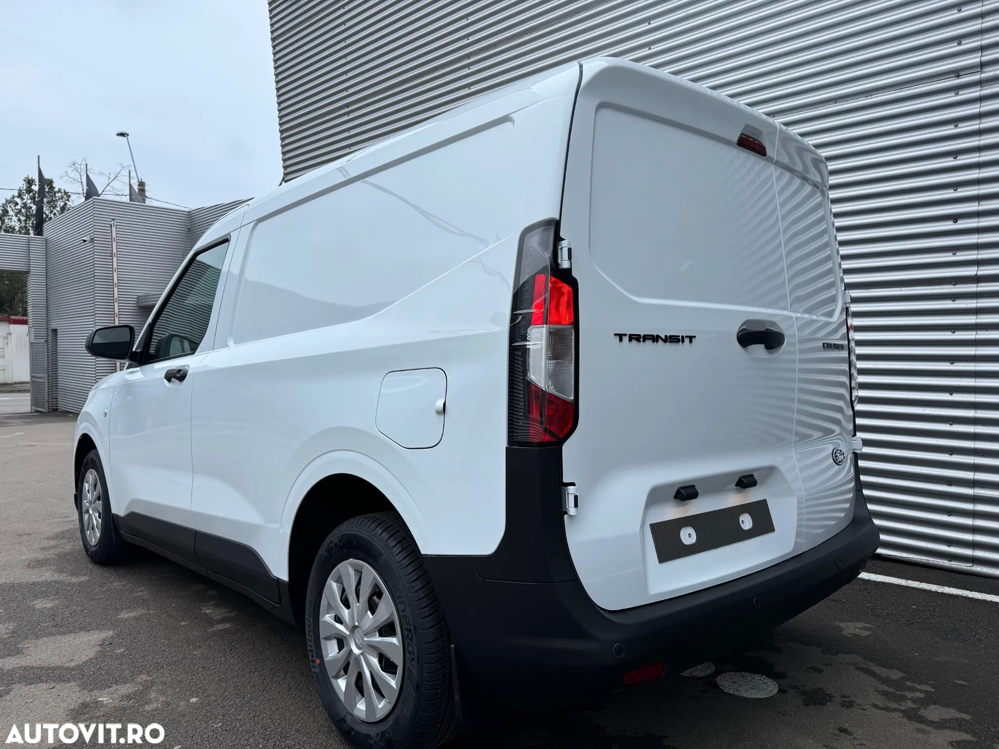 Ford Courier - 3